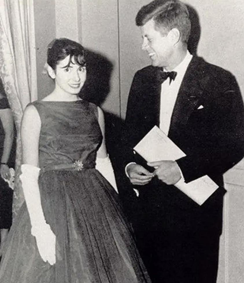 佩洛西深夜窜访台湾：国人怒了，但中国人没有输