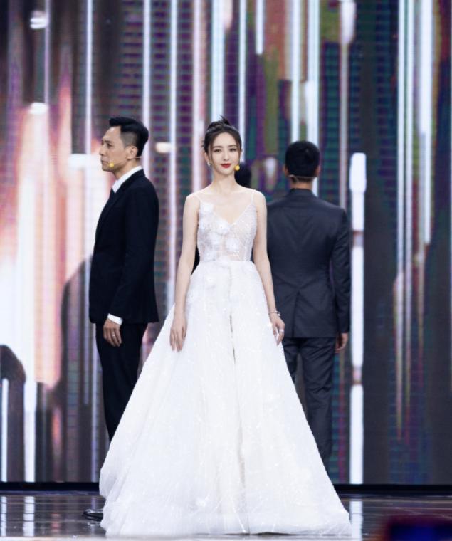 关晓彤于文文同框,于文文和关晓彤同框