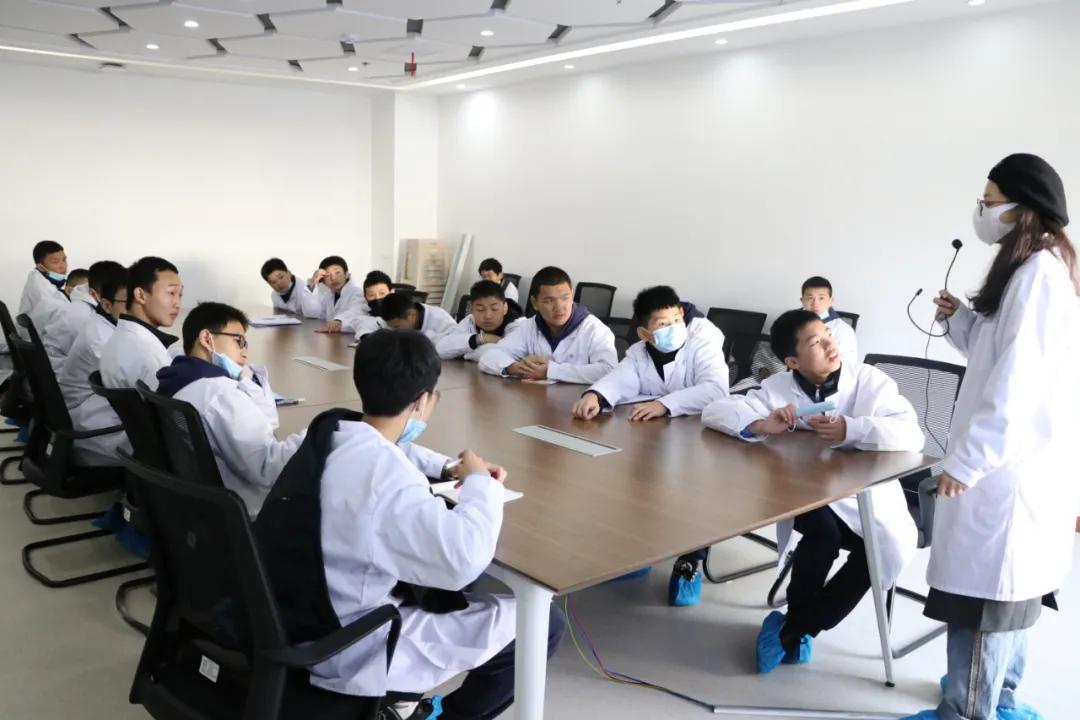 干细胞的生命守护之旅！长郡学子打卡中南源品干细胞科技园