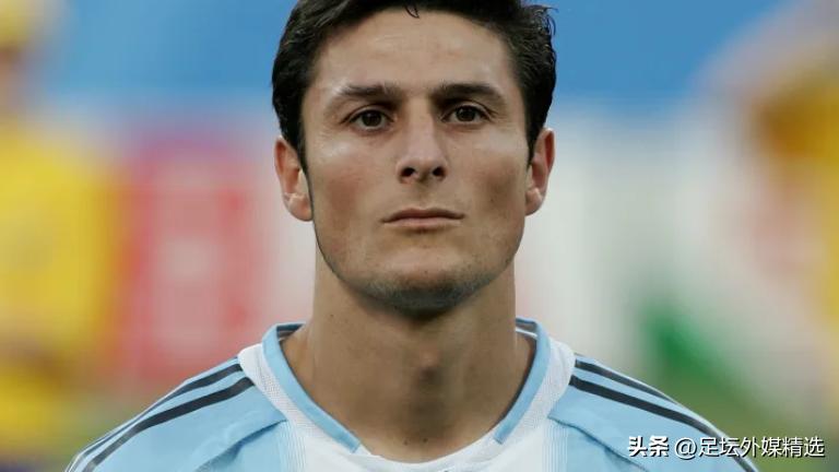 足坛十佳后卫,世界足坛右边后卫身价排名