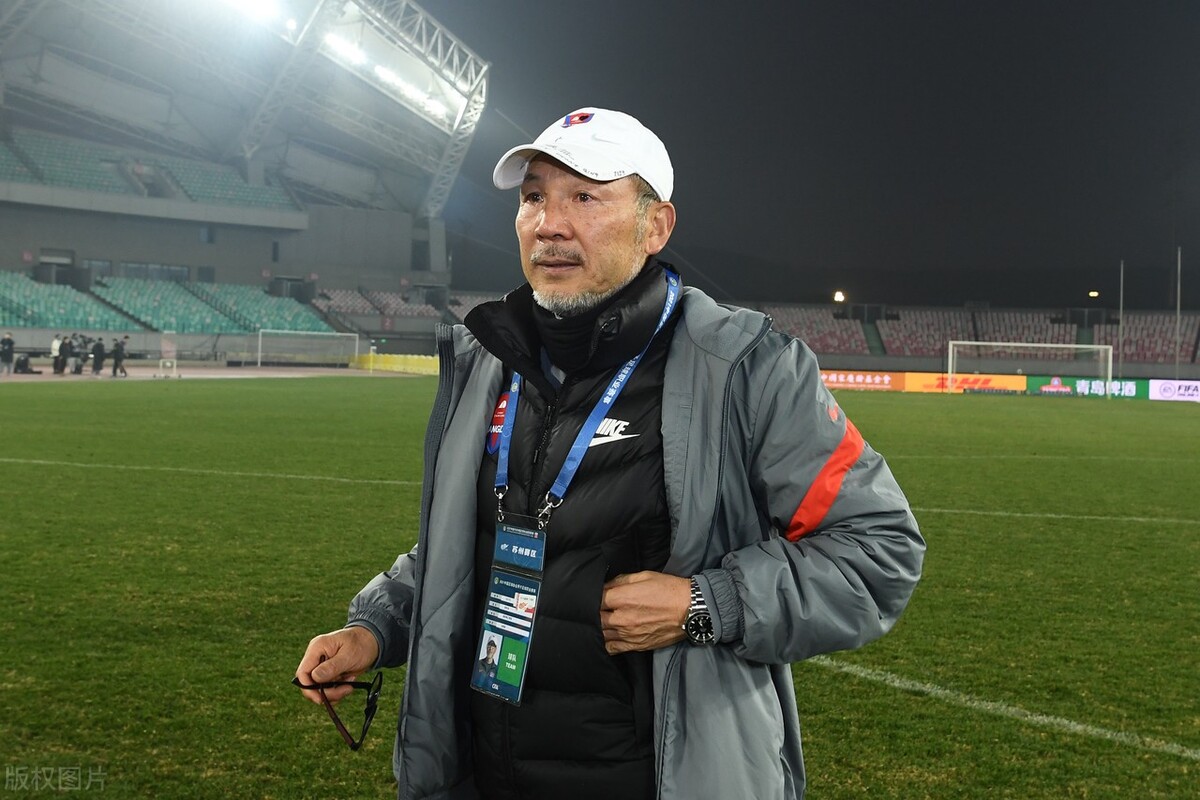 重庆两江竞技足球俱乐部主教练,重庆两江竞技足球最新消息