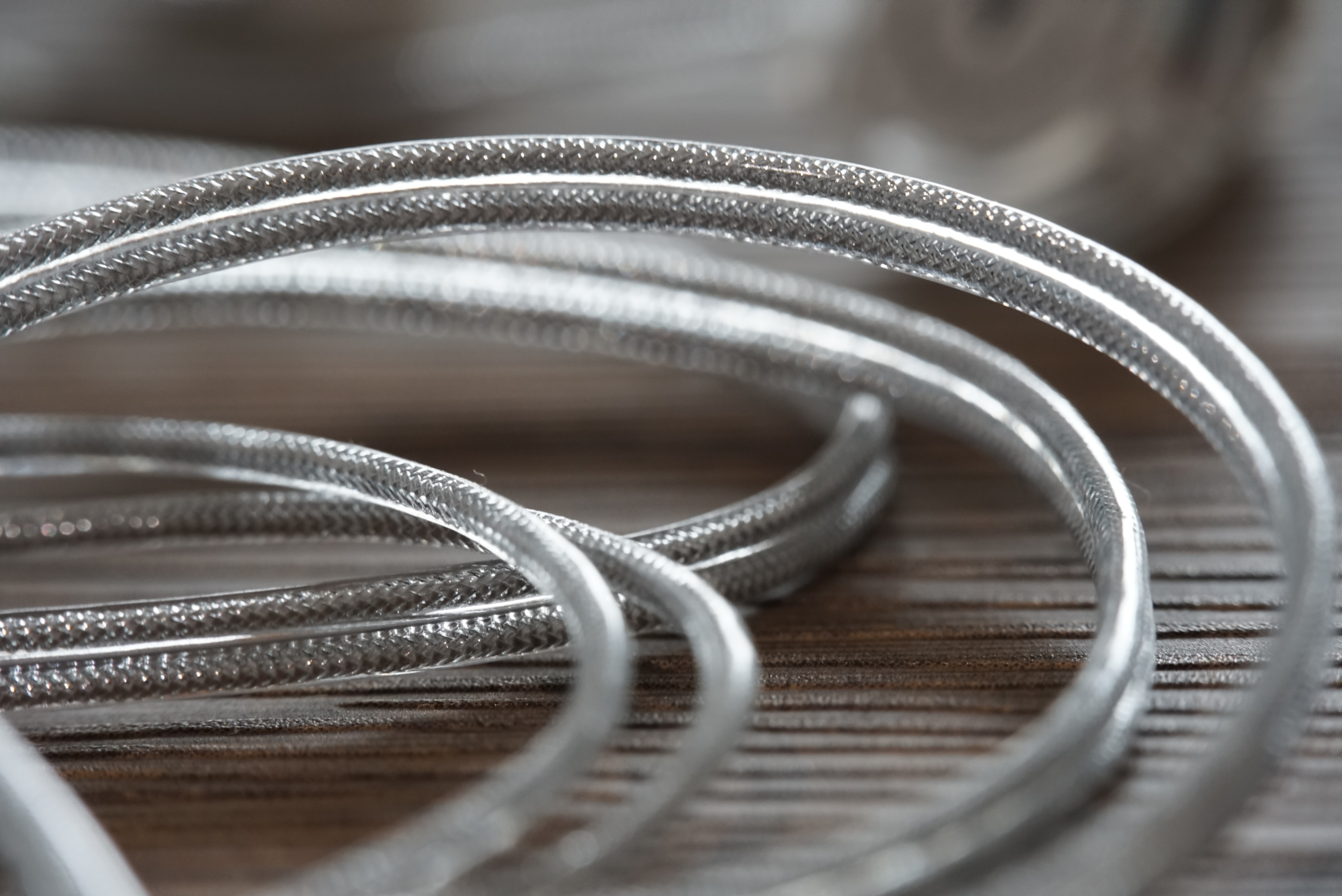 我可能听到了世界最好的“地摊耳塞”，广东制造，咋舌的超低失真