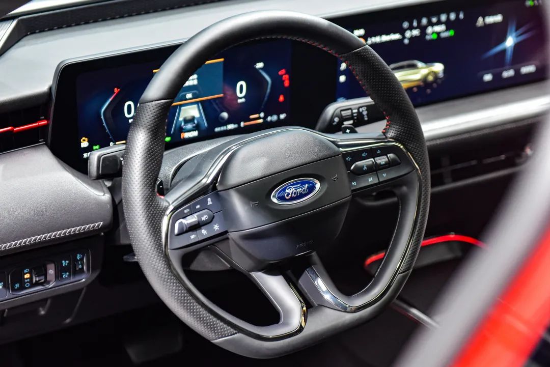 18款蒙迪欧2.0顶配深度测评,2.0凯美瑞和1.5t蒙迪欧哪个动力大