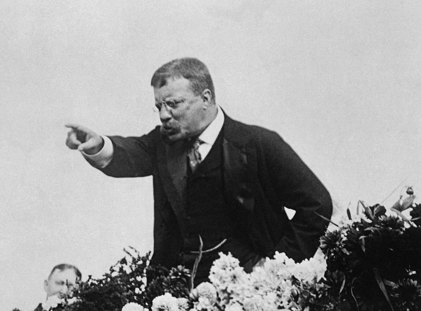 山上雕刻美国四位总统的山叫什么,美国总统山上刻着哪几位总统雕像