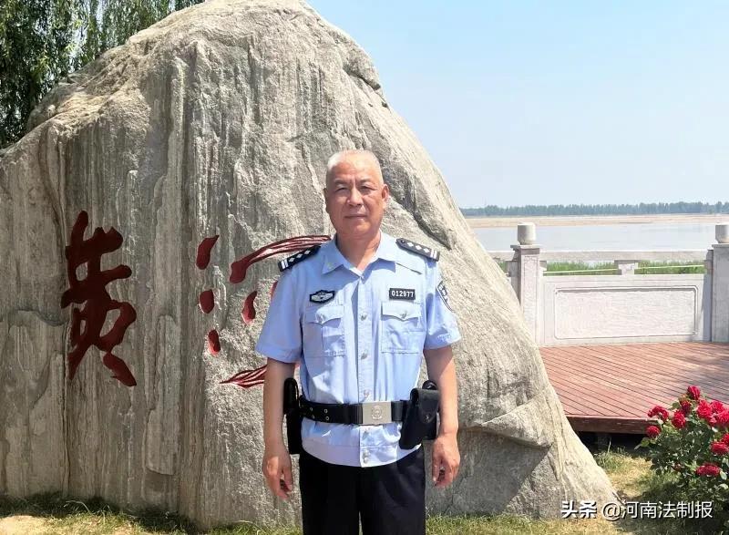 郑州白发民警弓更午：壮心不已，只争朝夕