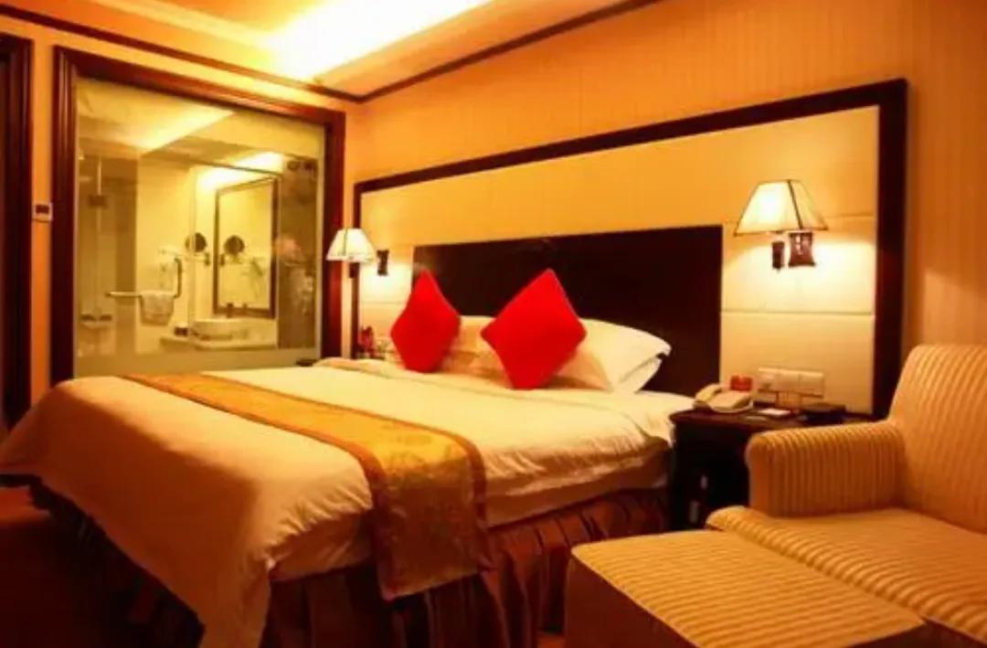 用什么能发现酒店藏的摄像头,酒店里暗藏的摄像头如何发现