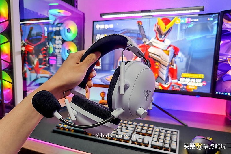 轻盔白甲，闻声激战，雷蛇旋风黑鲨V2专业版无线头戴式耳机体验