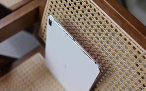 华为二合一笔记本matebooke测评,华为matebooke二合一轻薄本测评