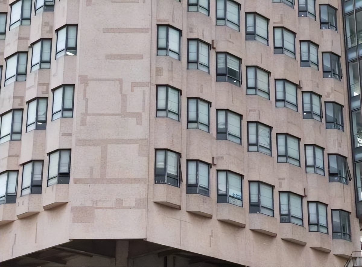 小区外墙瓷砖脱落砸到车怎么处理,外墙瓷砖300x600会脱落吗