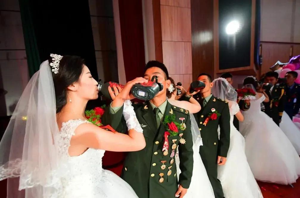 女警警服演变照片图片,最美警花警服图片