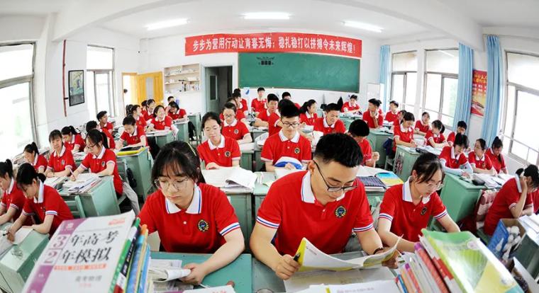 天价校服政府回应说法,天价校服事件如何处理的