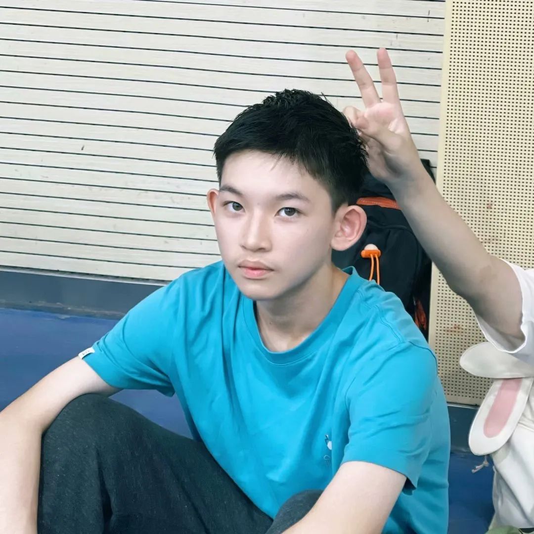 杩峰僵鍐涜绯诲垪,杩峰僵鍐涜鐗硅緫