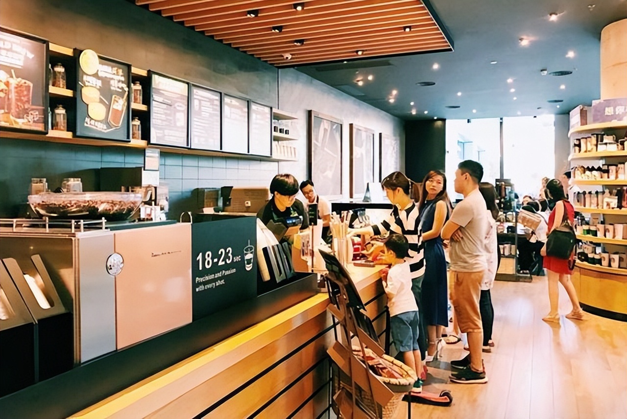 实体店500元一件衣服是真的吗,实体店一套衣服300块钱贵吗