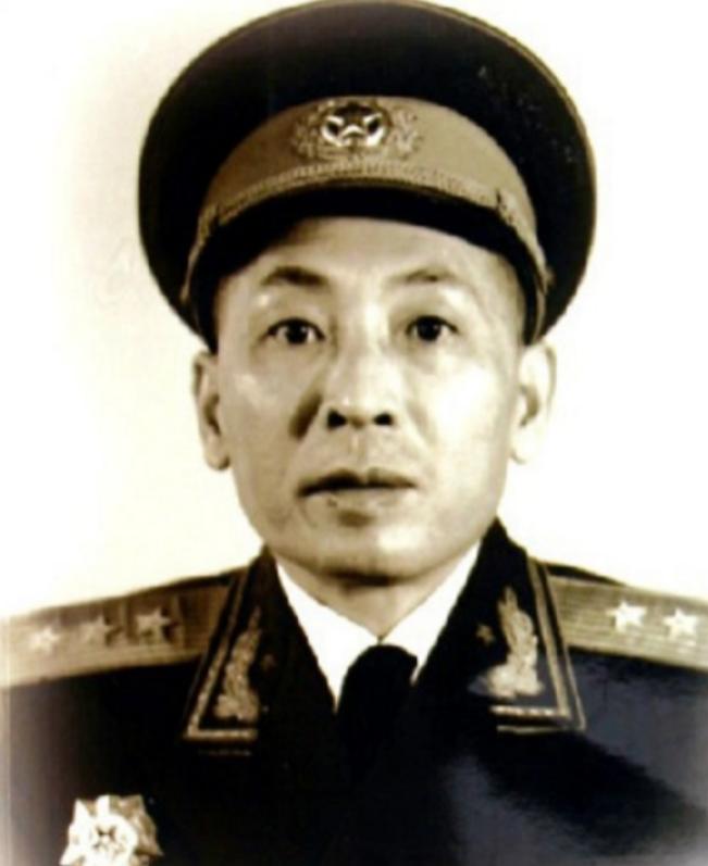 89年叶飞受邀访问菲律宾，临行前向中央提出：访菲时能为父母扫墓