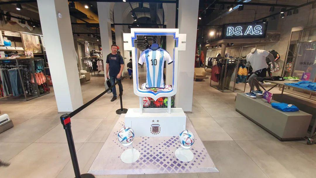 梅西亲签球衣值得收藏吗,梅西签名球衣哪年最值得收藏