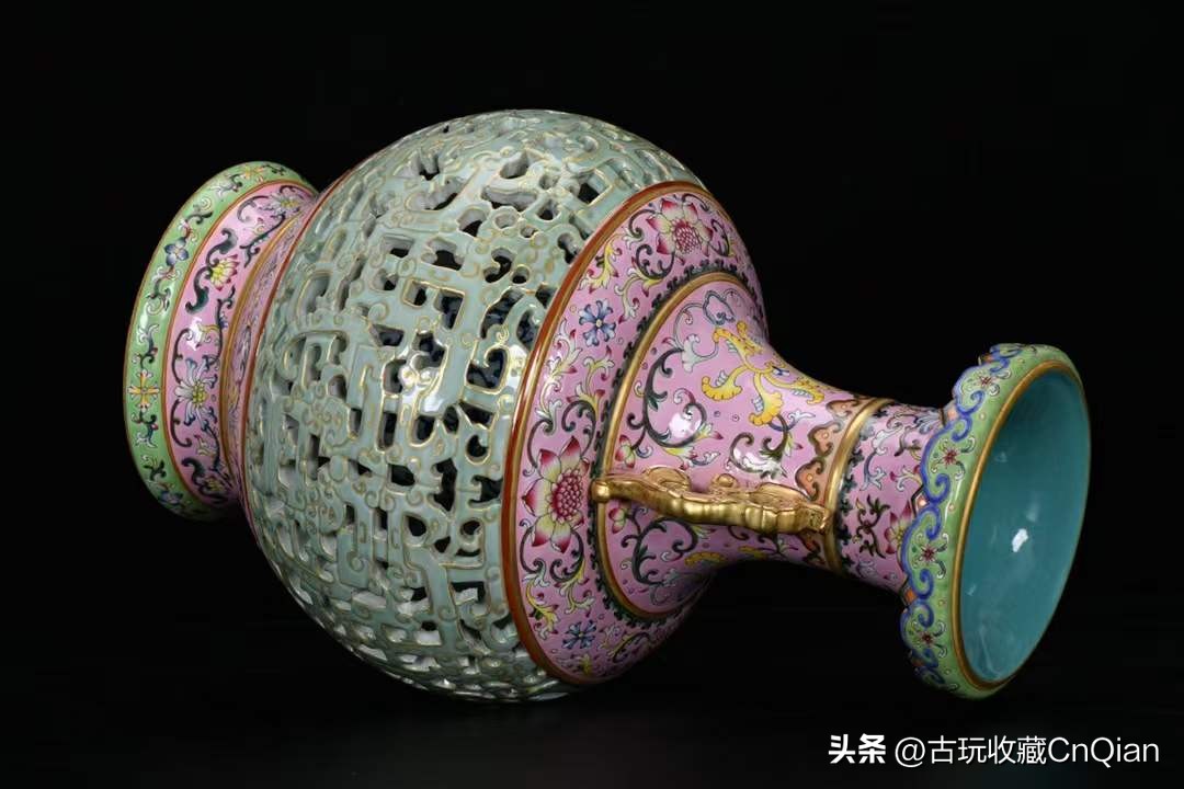 清朝珐琅彩双耳描金花瓶,清代乾隆御制珐琅彩古月轩花瓶