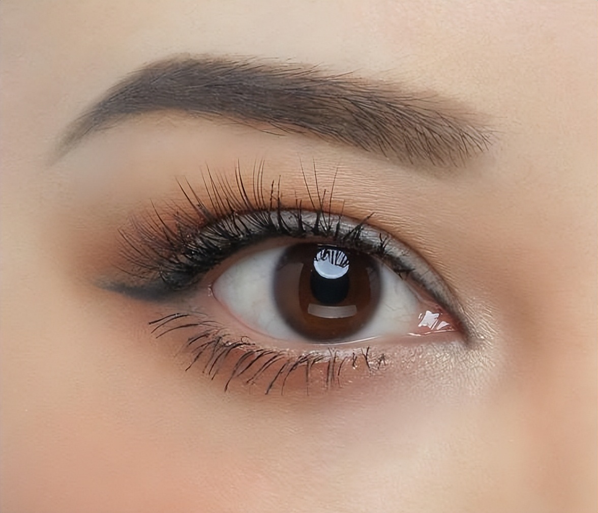 overtake复古眼妆,港风深邃眼妆画法