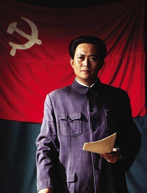 5位年轻演员饰演毛*东泽**主席，凭什么只有他从央视火向全国？