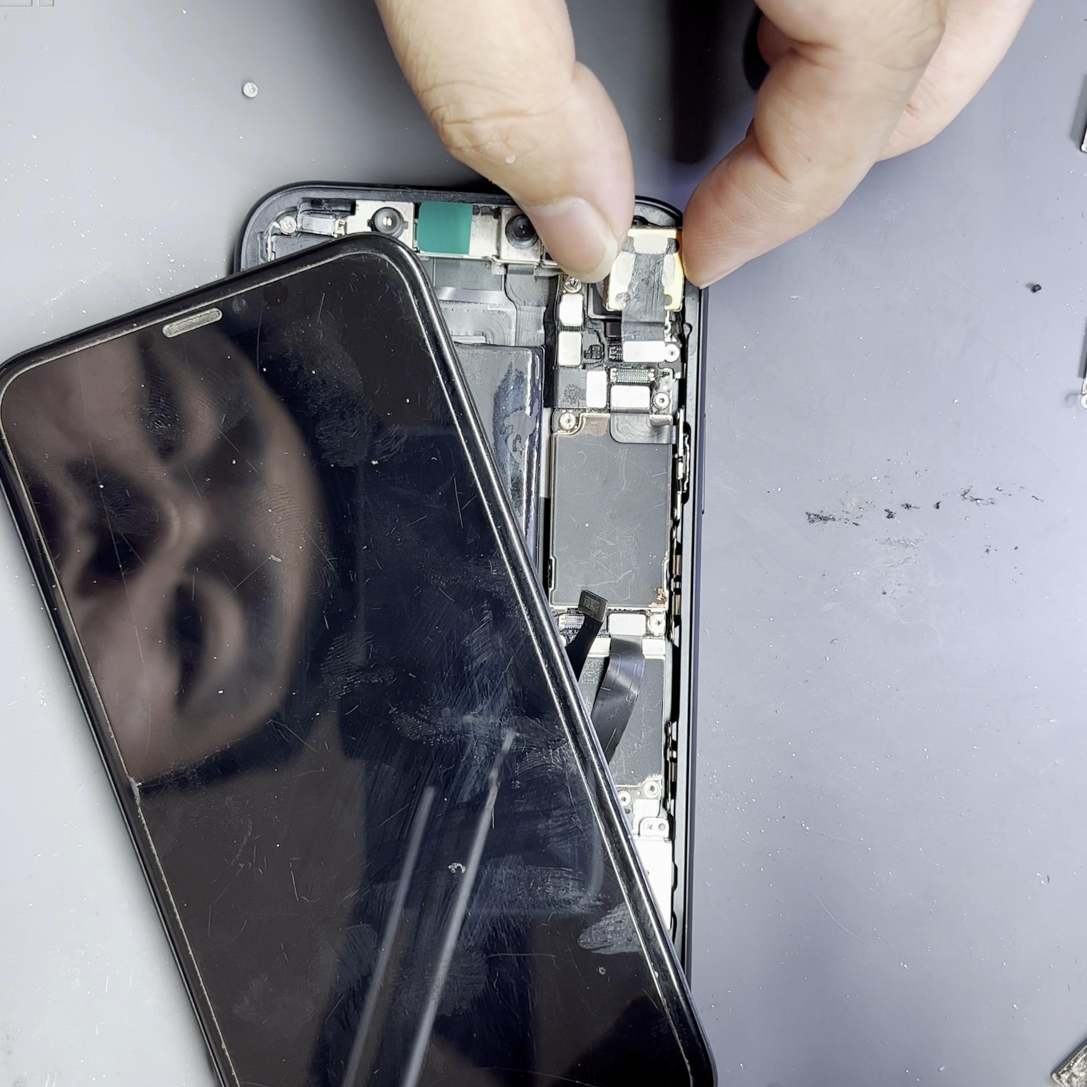 苹果xr拍照前摄像头模糊怎么回事,苹果xr突然拍照模糊怎么回事