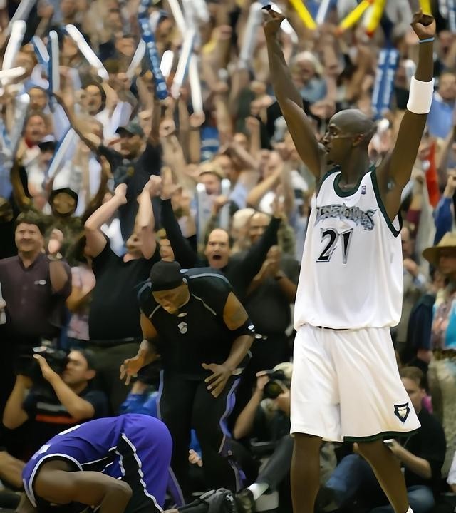 加内特生涯mv,04年加内特抢了邓肯和奥尼尔的mvp