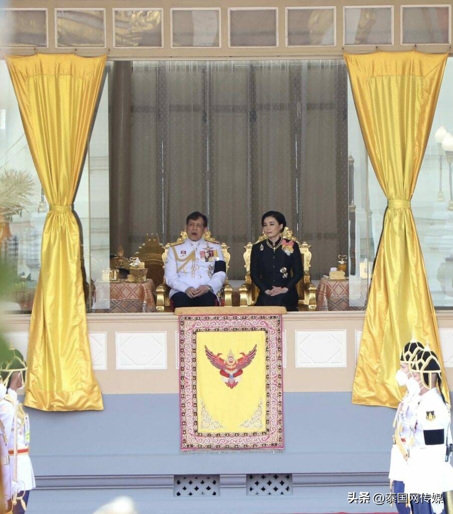 新任泰国国王王后,泰国国王王后跪拜琳通公主