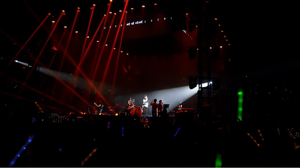 海来阿木个人演唱会完整版,海来阿木最火的十首歌现场演出版