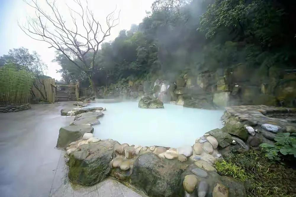 昆明温泉酒店吃住一体推荐盘龙区,昆明周边值得去的温泉景点