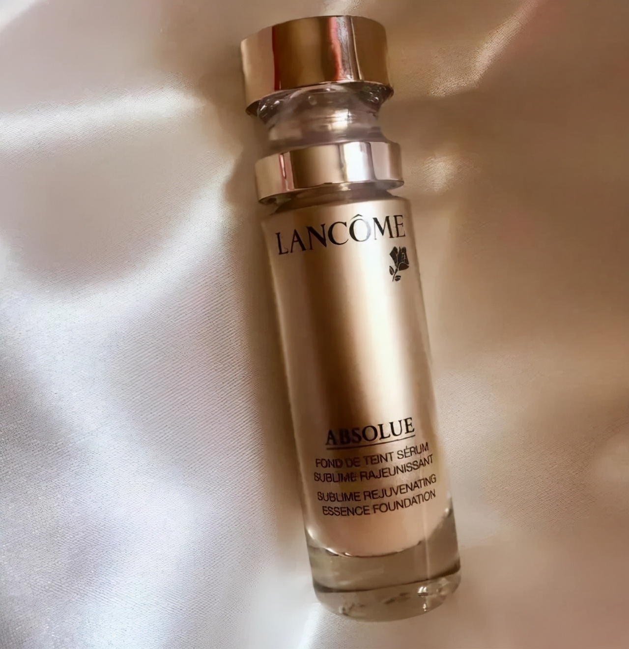 兰蔻菁纯粉底液滋润养肤干皮服帖,兰蔻新空气轻垫菁纯粉底液spf5013g