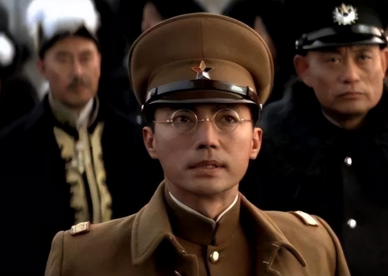 婉容最后被谁抓了,婉容所有的真实影像