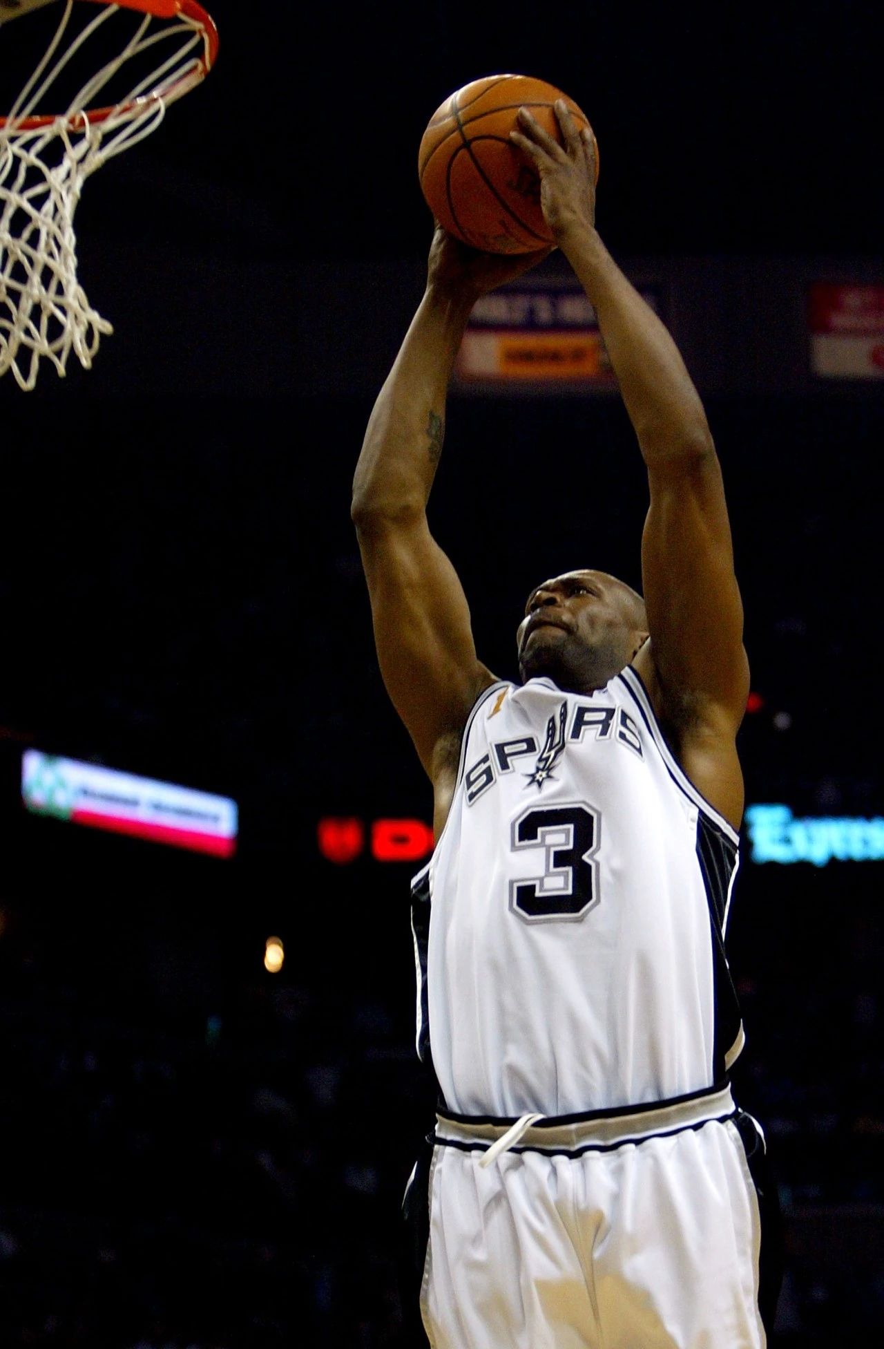 马刺队3号球员经历了几人,马刺队史最佳控卫图