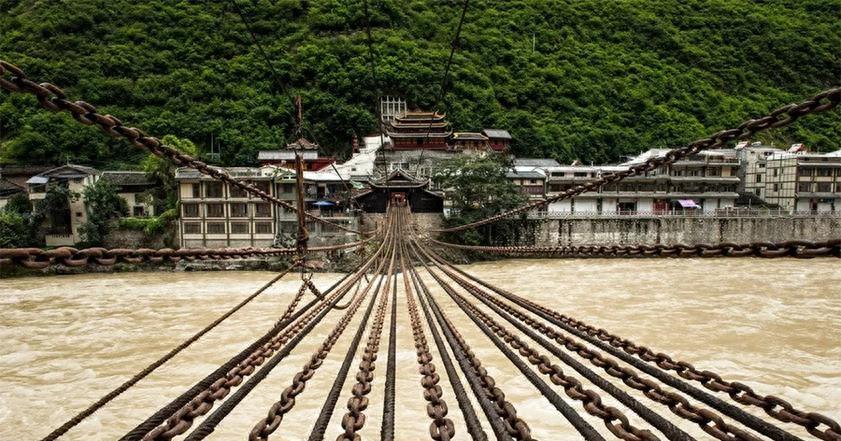 泸定铁索桥修建什么朝代,泸定桥是哪年建造的