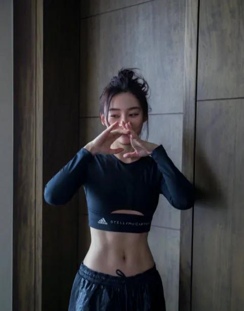 马甲线女王袁姗姗保持马甲线5年,袁姗姗为什么被称为马甲线女王