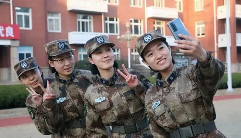 军队文职考什么有条件限制吗,报考军队招聘文职人员怎么样