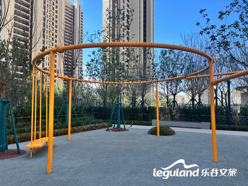 众多游乐项目等你来,很多游乐场都有高空旋转秋千