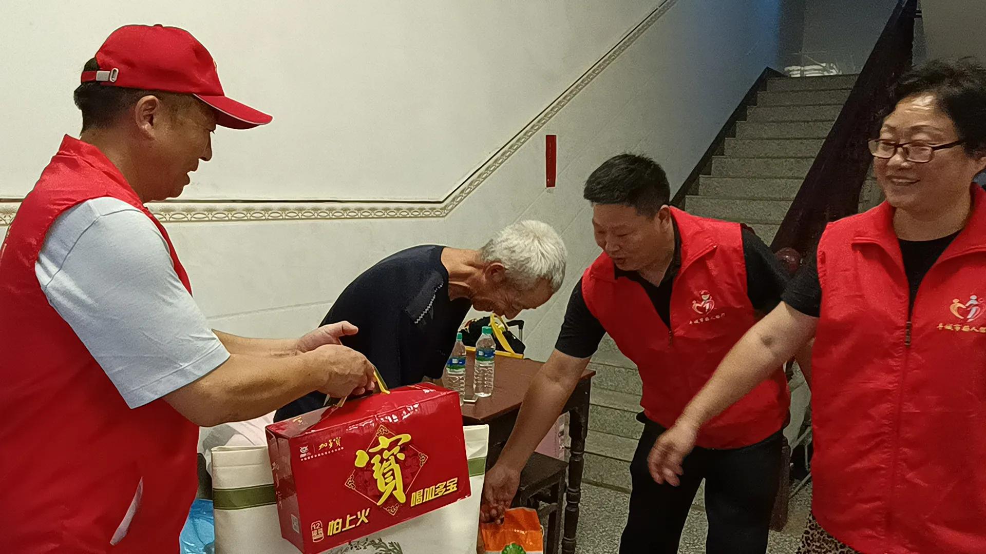 承担社会责任提升企业形象,承担社会责任彰显企业风范