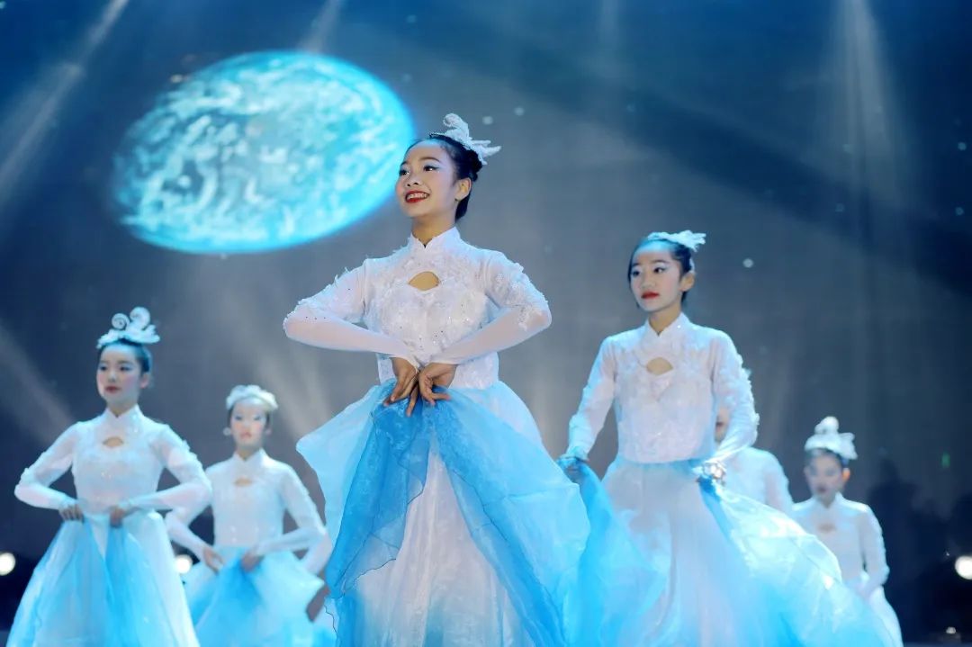 八斗扬帆，为梦起航