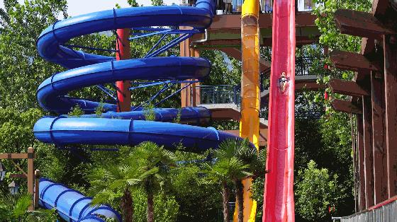 郑州方特水上乐园激流勇进,郑州方特水上乐园冲浪第一视角