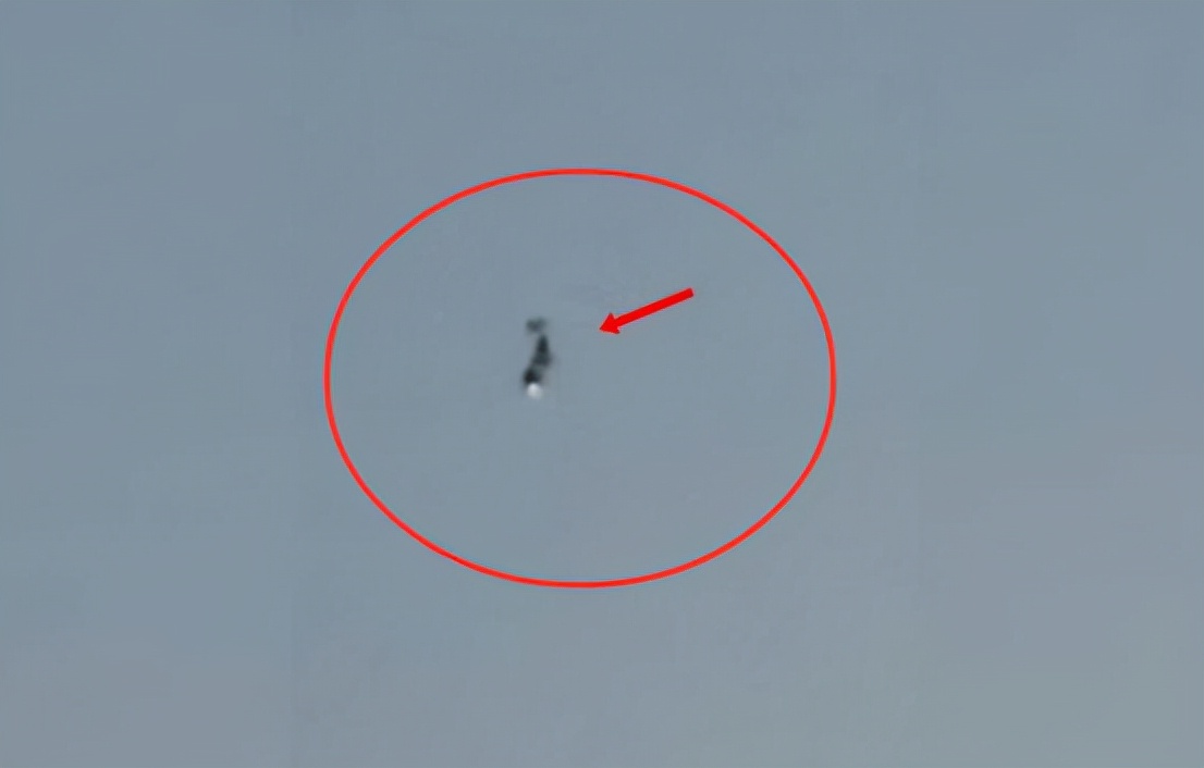 比飞机还大的不明生物,比飞机飞得还高无人机