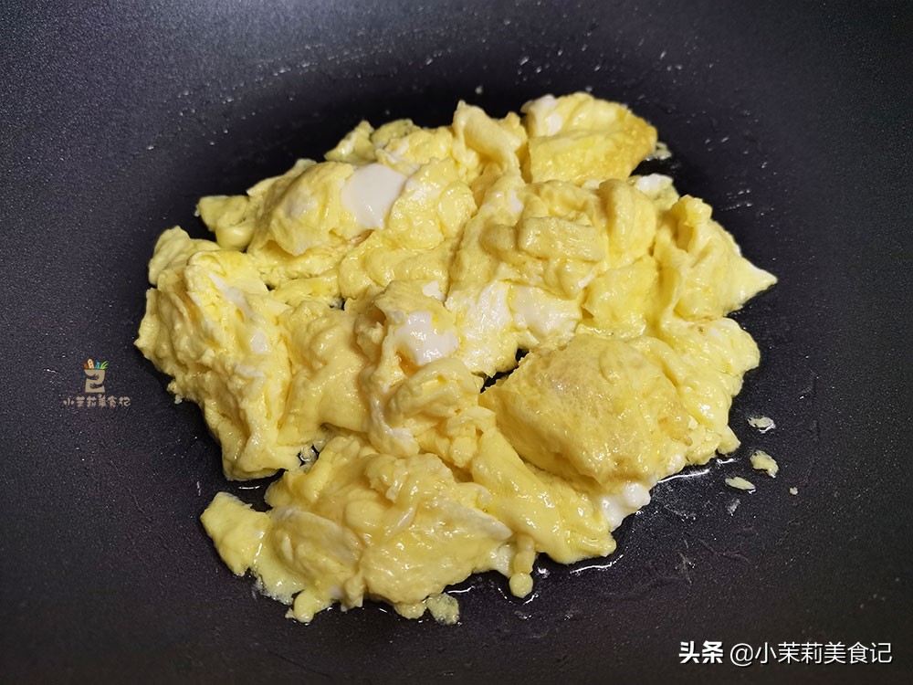 女人皮肤干燥需要补水吗,秋冬皮肤干燥可以每天敷面膜吗