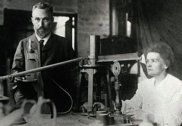 居里夫人何泽慧简历,何泽慧与居里夫人合影照片