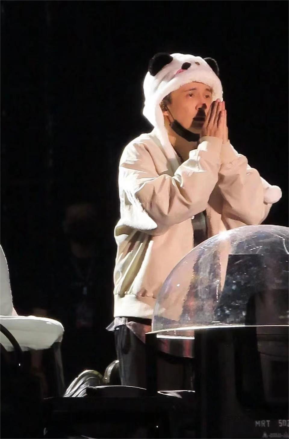 薛之谦为啥那么逗比,薛之谦退票什么梗怎么来的