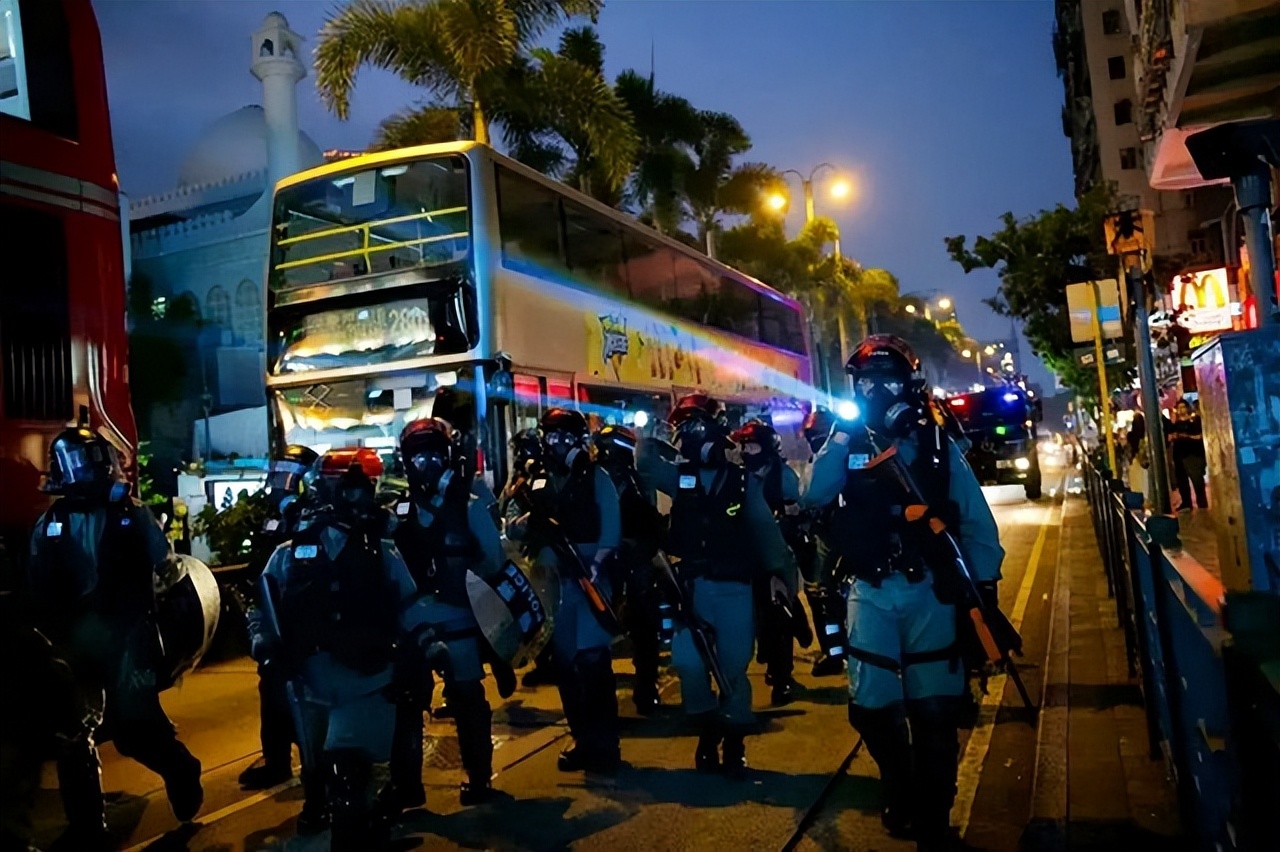 祸港头目罗冠聪：家境普通，成绩糟糕，靠搞乱香港读耶鲁