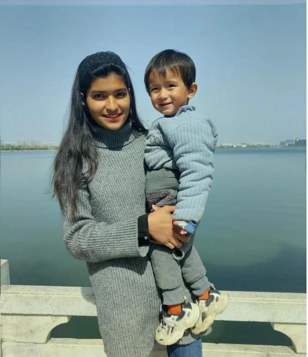 2019年，20岁巴基斯坦美女嫁给一26岁河南农民，如今生活得很幸福