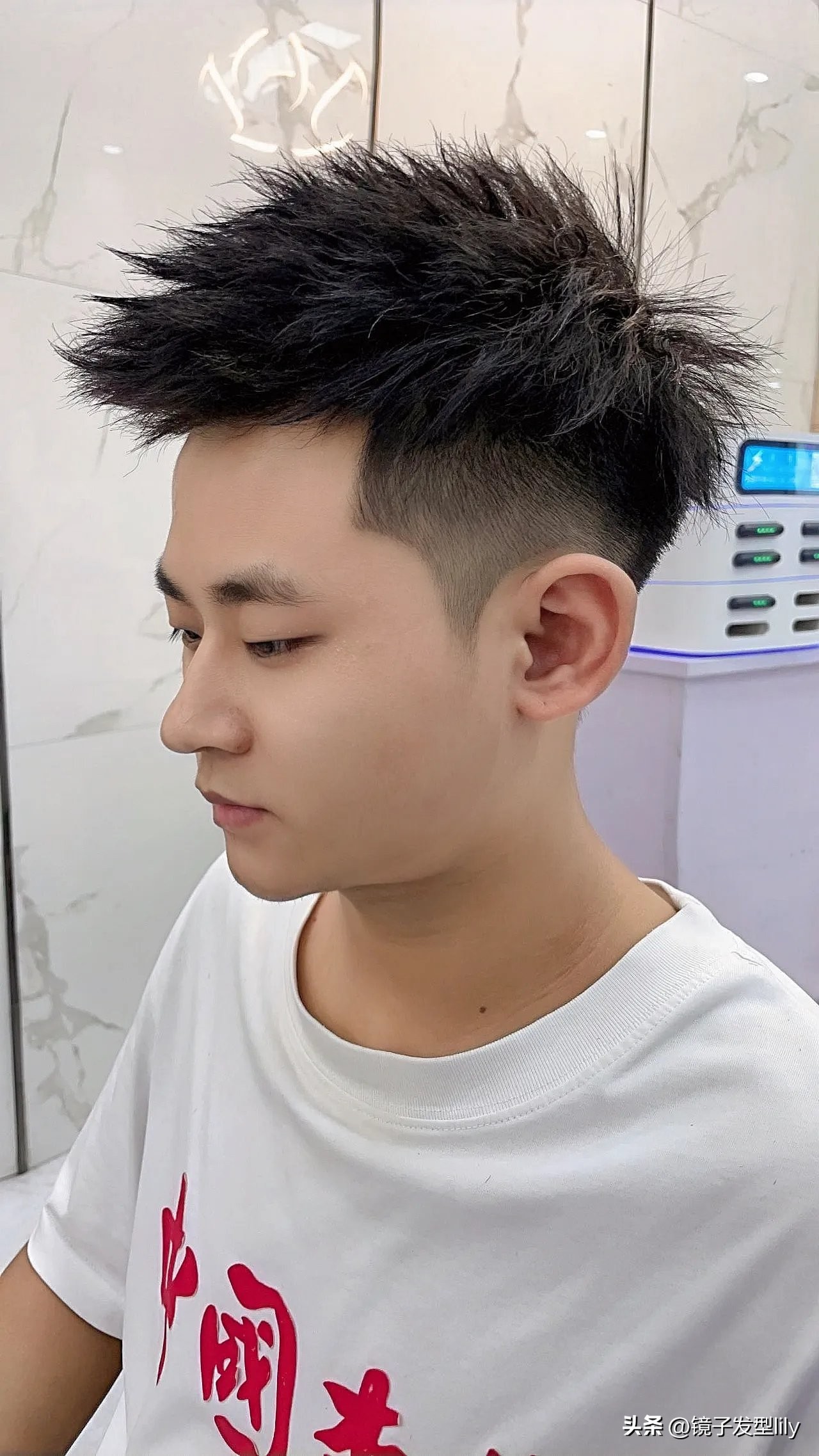 发型男2020流行发型飞机头烫发,男款发型2020流行发型烫发