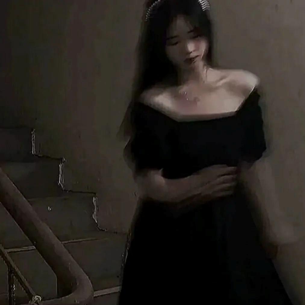 丧黑色系禁欲系伤感女生头像,女生头像丧系伤感心碎