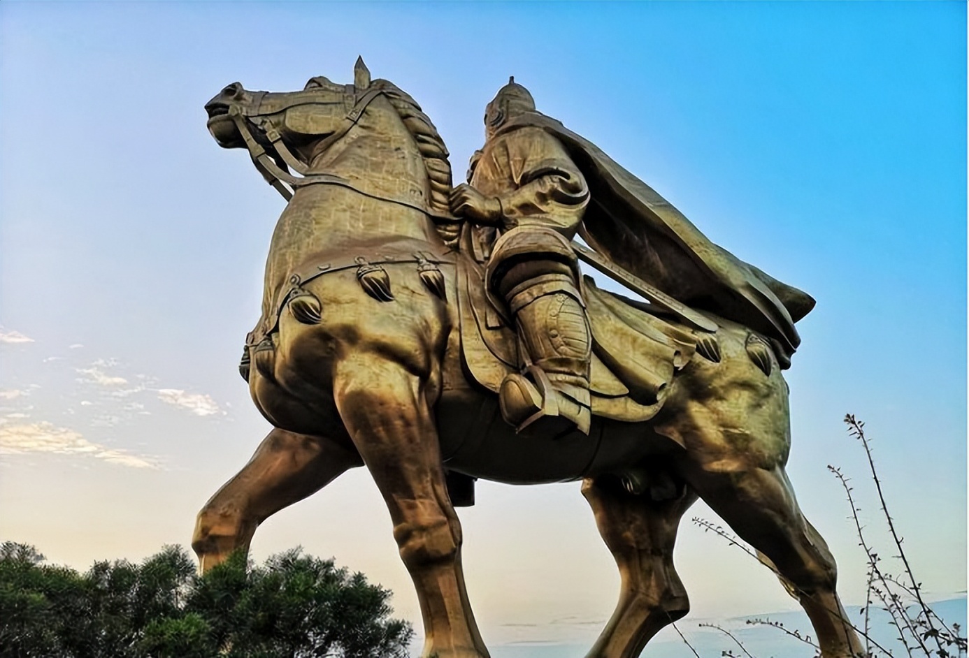 *独台**不肖子孙，怎对得起连横的英魂？回去读读他的《台湾通史》吧