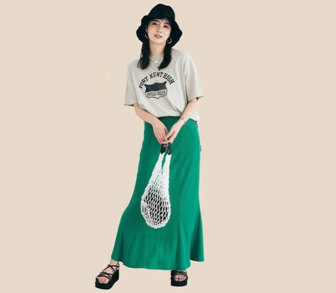 比米色优雅,比棕色显白,今夏的“裸肤色”凭什么火了?