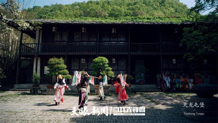 沿着高铁看贵州·一路向西｜逛游瀑乡品味乡愁