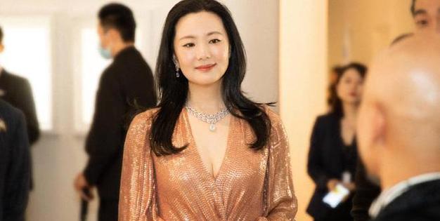 《*击狙**手》后劲太大!剧情高能成春节档黑马,这3点注定它成爆款