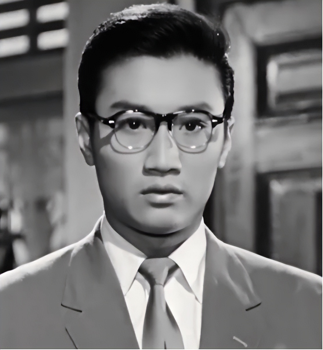 谢贤跟coco岁数差距有多大,被大49岁谢贤独宠12年